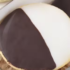 Black & White Cookie 4oz